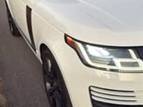 Used 2021 Land Rover Range Rover Westminster Edition image 2