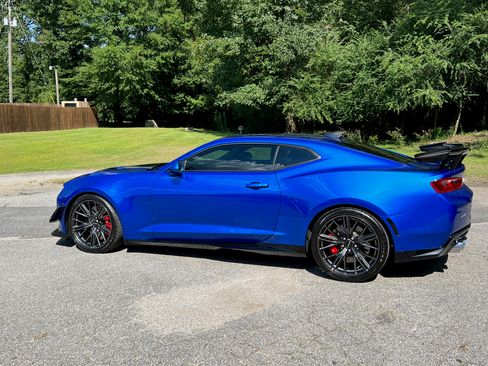 Used 2018 Chevrolet Camaro ZL1 image 4