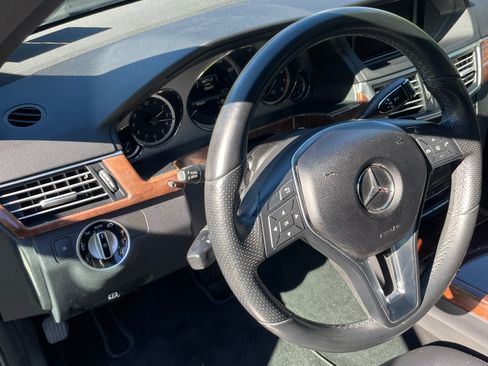 Used 2013 Mercedes-Benz E 350 4MATIC Sedan image 8