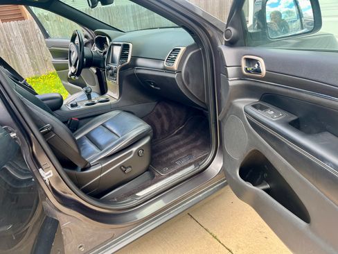 Used 2015 Jeep Grand Cherokee Limited w/ Trailer Tow Group IV AWD/4WD image 9