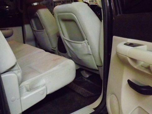 Used 2009 Chevrolet Silverado 2500 LT w/ Exterior Plus Package image 11