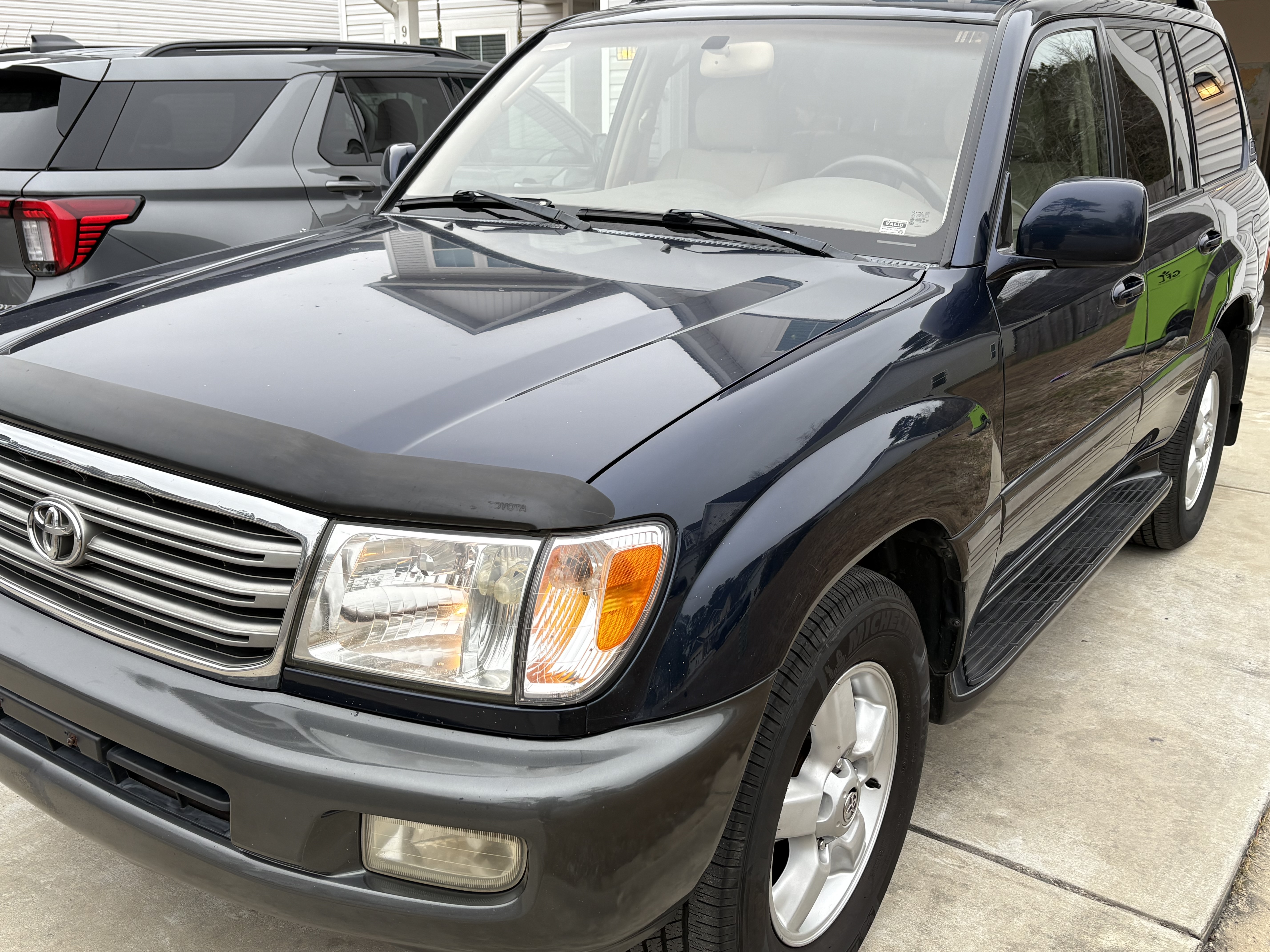 Used 2005 Toyota Land Cruiser w/ Convenience Pkg AWD/4WD image 4