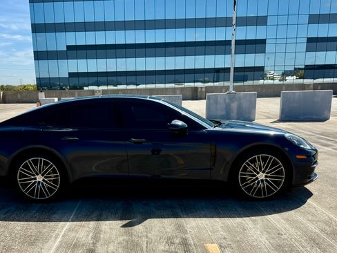 Used 2017 Porsche Panamera image 5