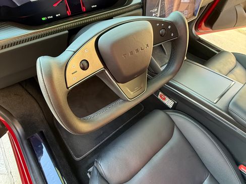 Used 2022 Tesla Model S Plaid image 18