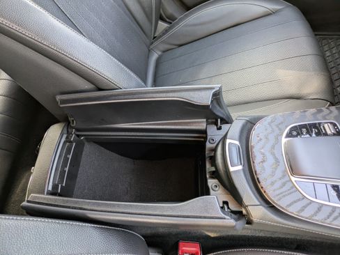 Used 2021 Mercedes-Benz E 350 Sedan image 11