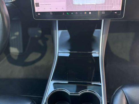 Used 2018 Tesla Model 3 Long Range image 10