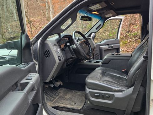 Used 2012 Ford F250 Lariat w/ Lariat Ultimate Pkg image 6