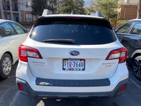 Used 2018 Subaru Outback 3.6R Limited image 4