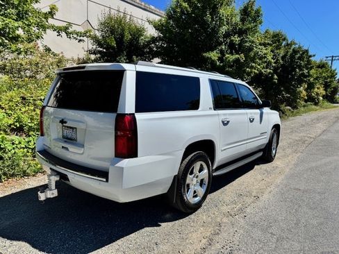Used 2016 Chevrolet Suburban LTZ image 8