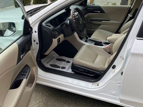 Used 2015 Honda Accord EX-L image 5