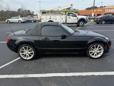 Used 2011 MAZDA MX-5 Miata Touring image 5
