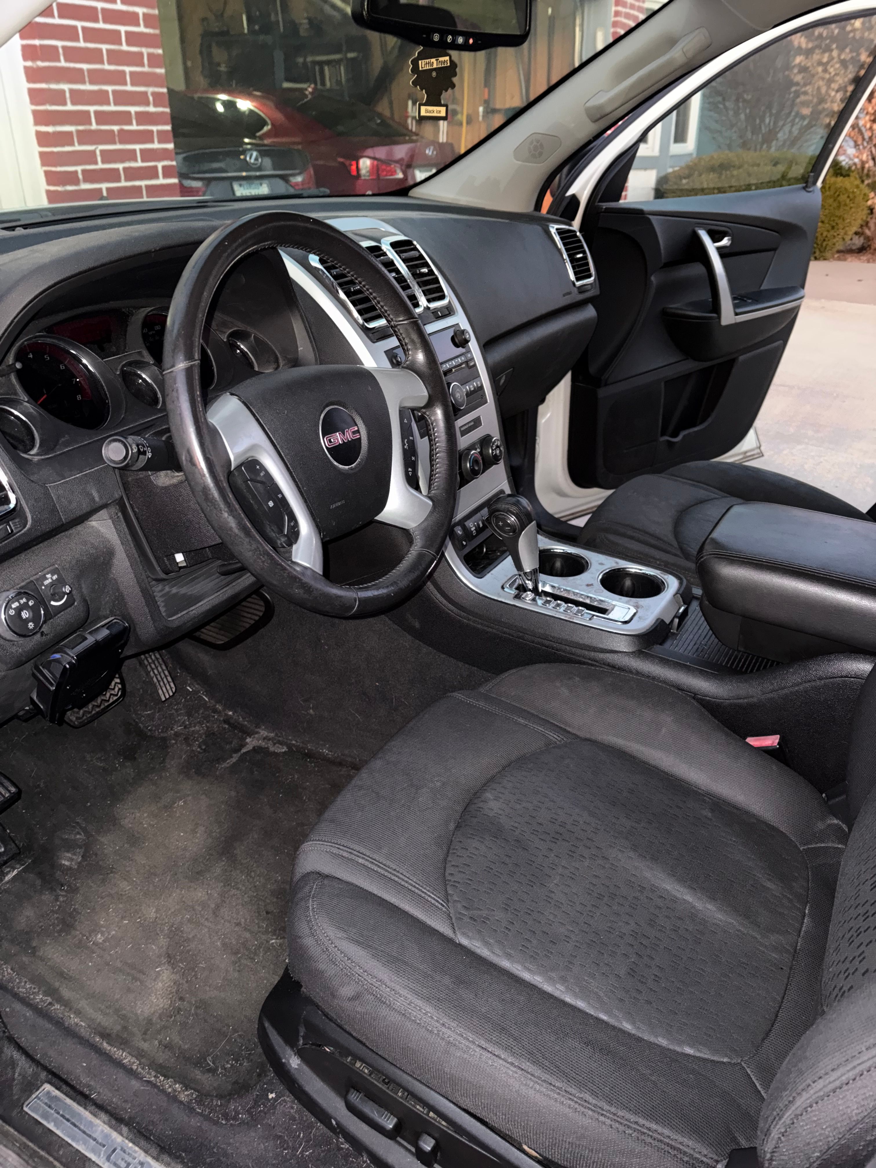 Used 2012 GMC Acadia SLE FWD image 6