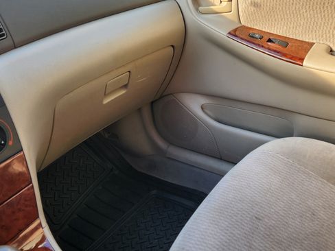 Used 2005 Toyota Corolla CE image 13