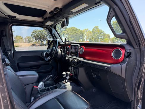 Used 2021 Jeep Wrangler Unlimited Rubicon AWD/4WD image 21