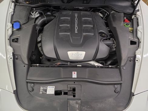 Used 2014 Porsche Cayenne Diesel image 6