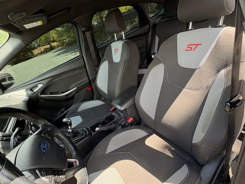 Used 2017 Ford Focus ST FWD image 14