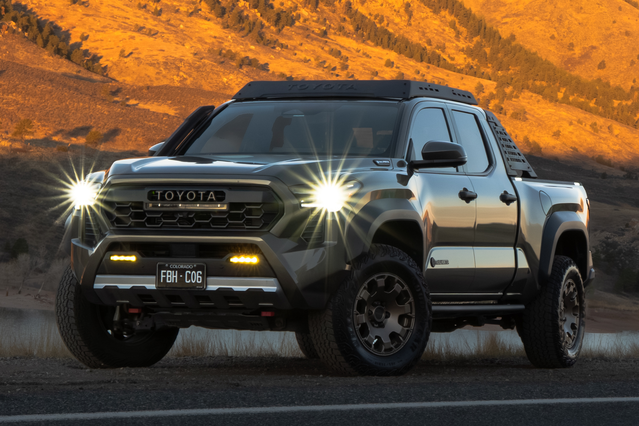 Used 2025 Toyota Tacoma 4x4 Double Cab Hybrid image 4