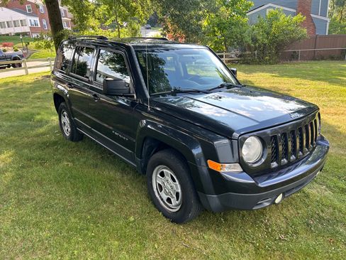 Used 2014 Jeep Patriot Sport w/ Power Value Group AWD/4WD image 1