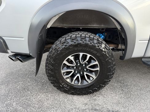 Used 2014 Ford F150 Raptor w/ Equipment Group 801A Luxury image 5