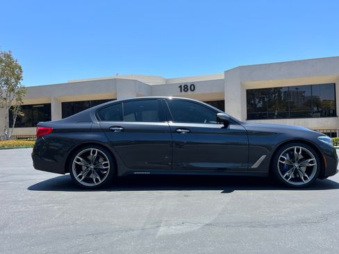 Used 2018 BMW M550i xDrive w/ Driving Assistance Package image 10