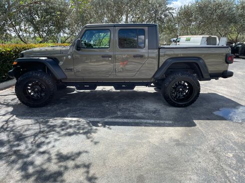 Used 2020 Jeep Gladiator Sport w/ Quick Order Package 24S image 30