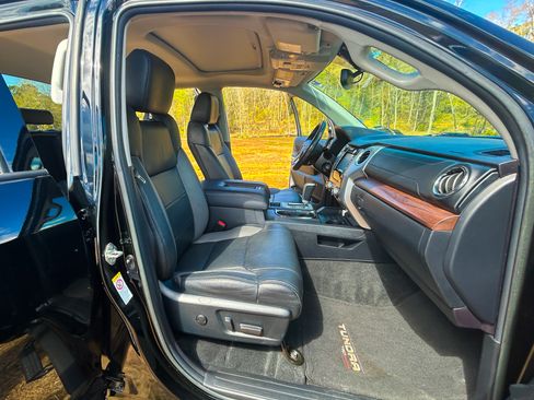 Used 2018 Toyota Tundra Limited w/ Limited Premium Package image 12