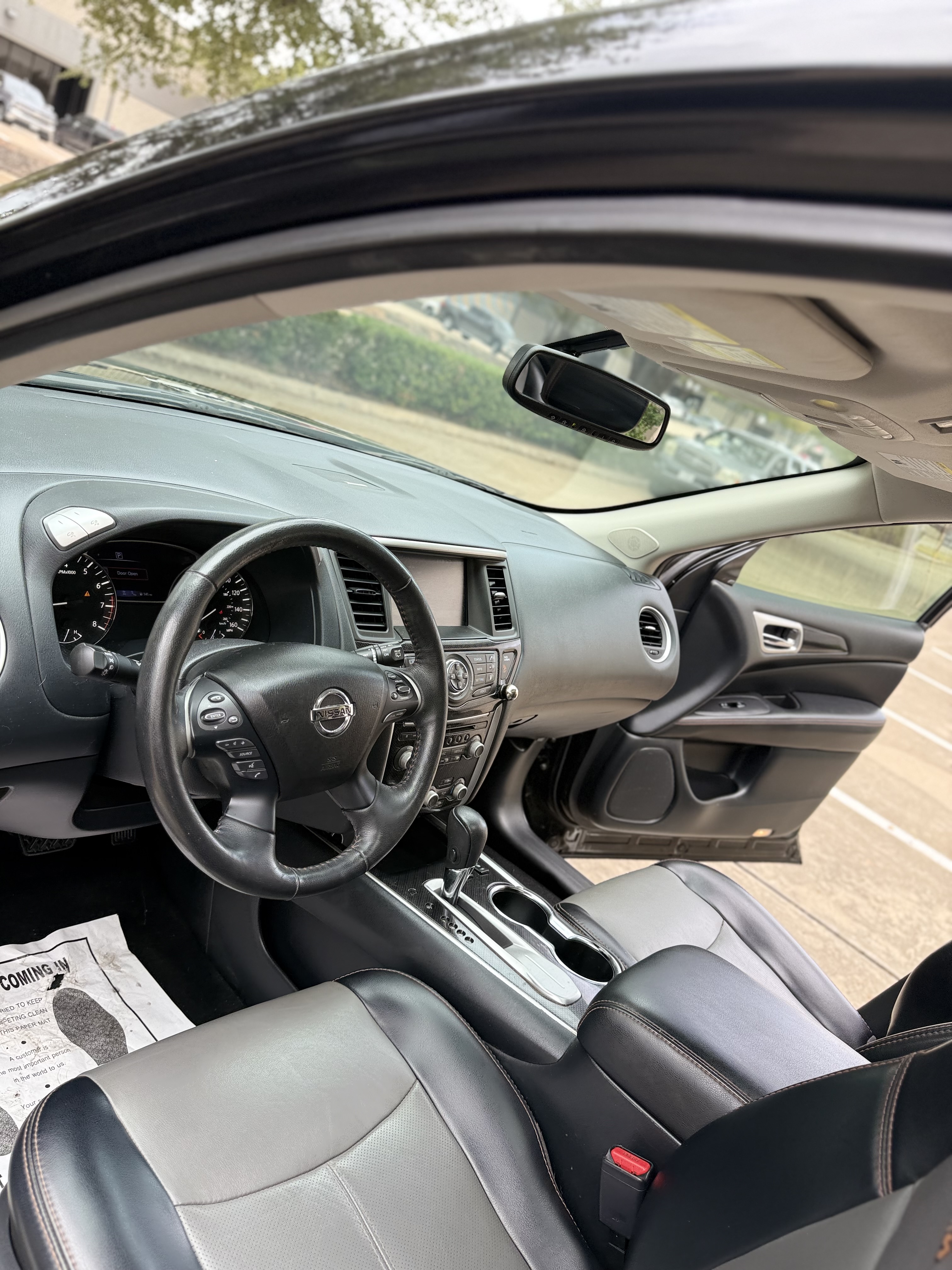 Used 2020 Nissan Pathfinder SL FWD image 15