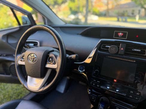 Used 2016 Toyota Prius Four Touring image 19