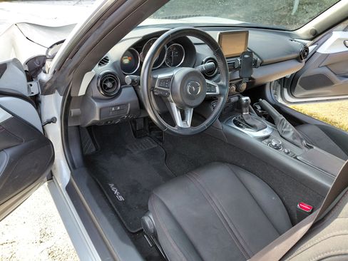 Used 2019 MAZDA MX-5 Miata RF Club w/ I-ACTIVSENSE Sport Package image 21