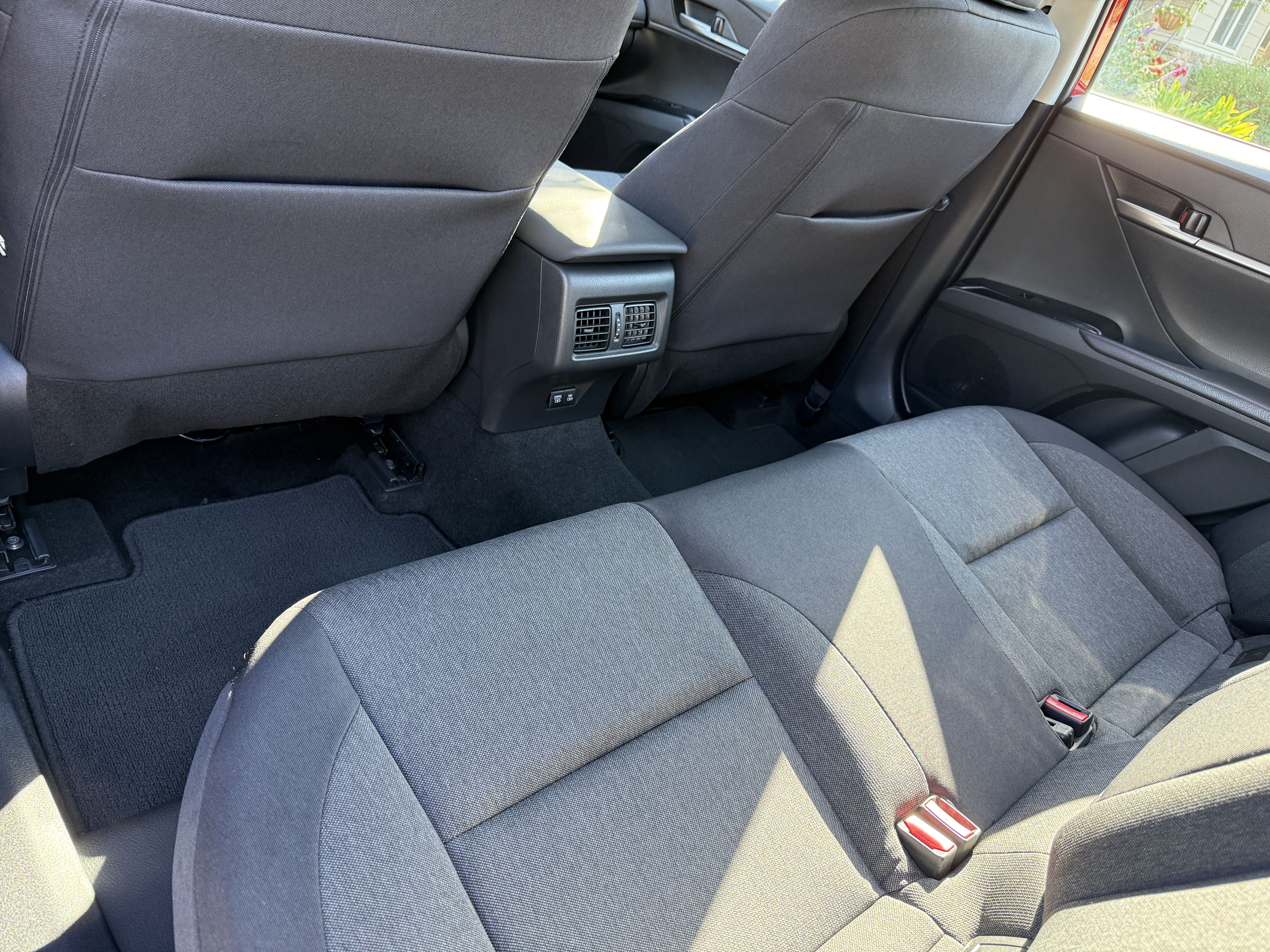 Used 2025 Toyota Camry LE w/ Convenience Package FWD image 13
