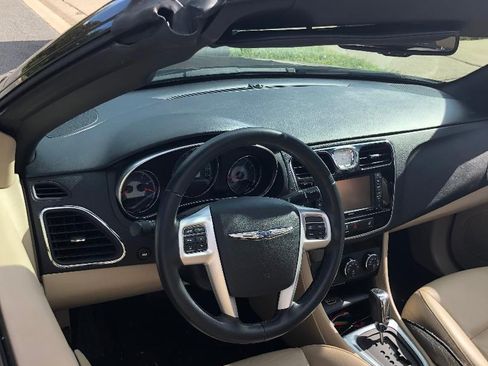 Used 2013 Chrysler 200 Limited FWD image 8