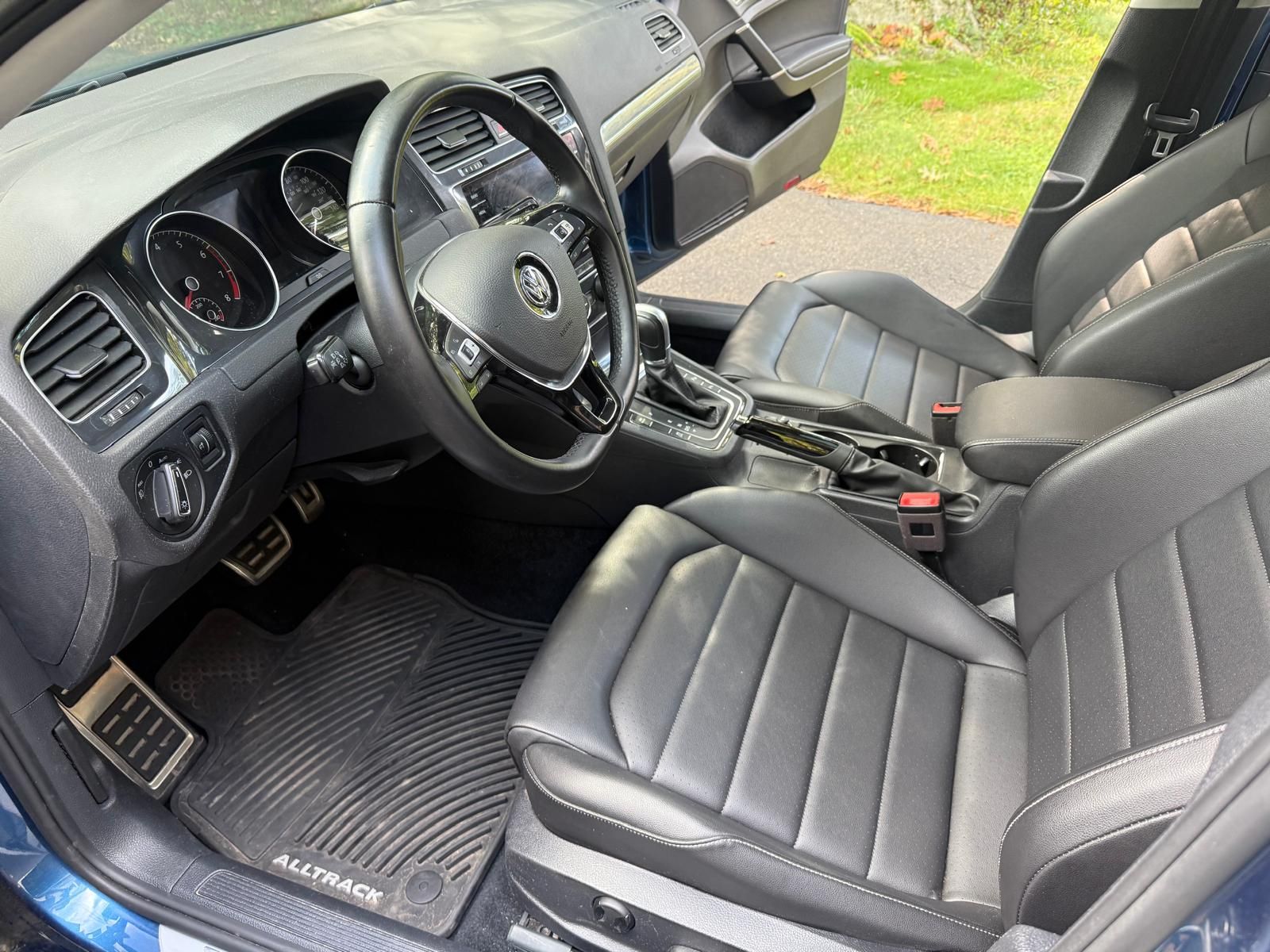 Used 2018 Volkswagen Golf Alltrack SEL AWD/4WD image 16