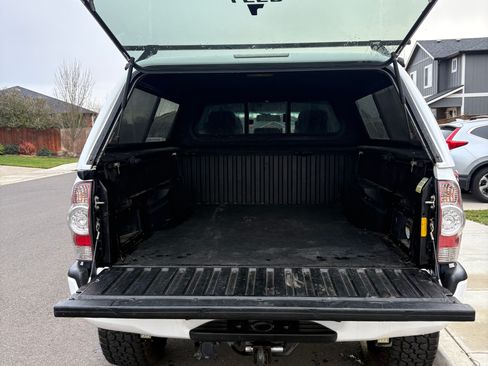 Used 2015 Toyota Tacoma 4x4 Double Cab image 15