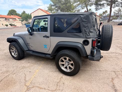Used 2017 Jeep Wrangler Sport w/ Quick Order Package 24S AWD/4WD image 10