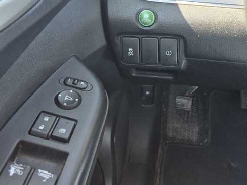 Used 2015 Honda CR-V LX image 14