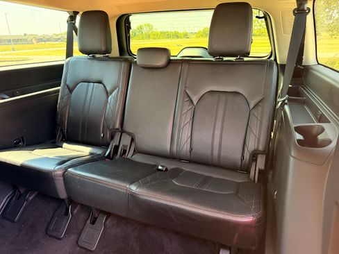 Used 2018 Ford Expedition Max Platinum AWD/4WD image 15