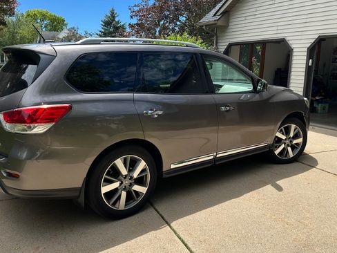 Used 2014 Nissan Pathfinder Platinum w/ Platinum Premium Package AWD/4WD image 5
