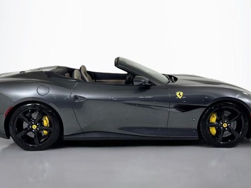 Used 2020 Ferrari Portofino RWD image 9