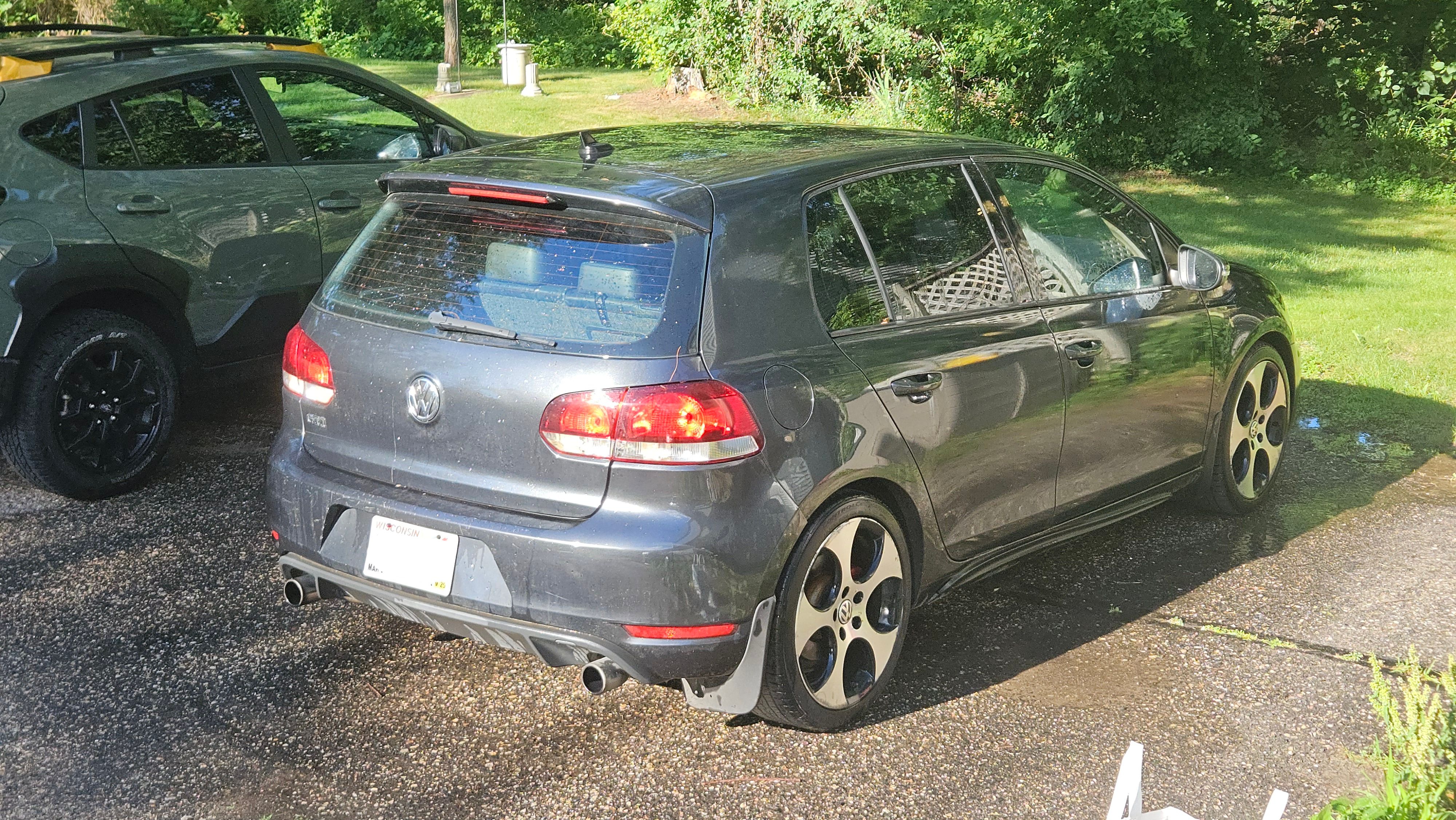 Used 2010 Volkswagen GTI 4-Door FWD image 4