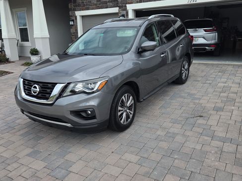 Used 2019 Nissan Pathfinder SL image 5
