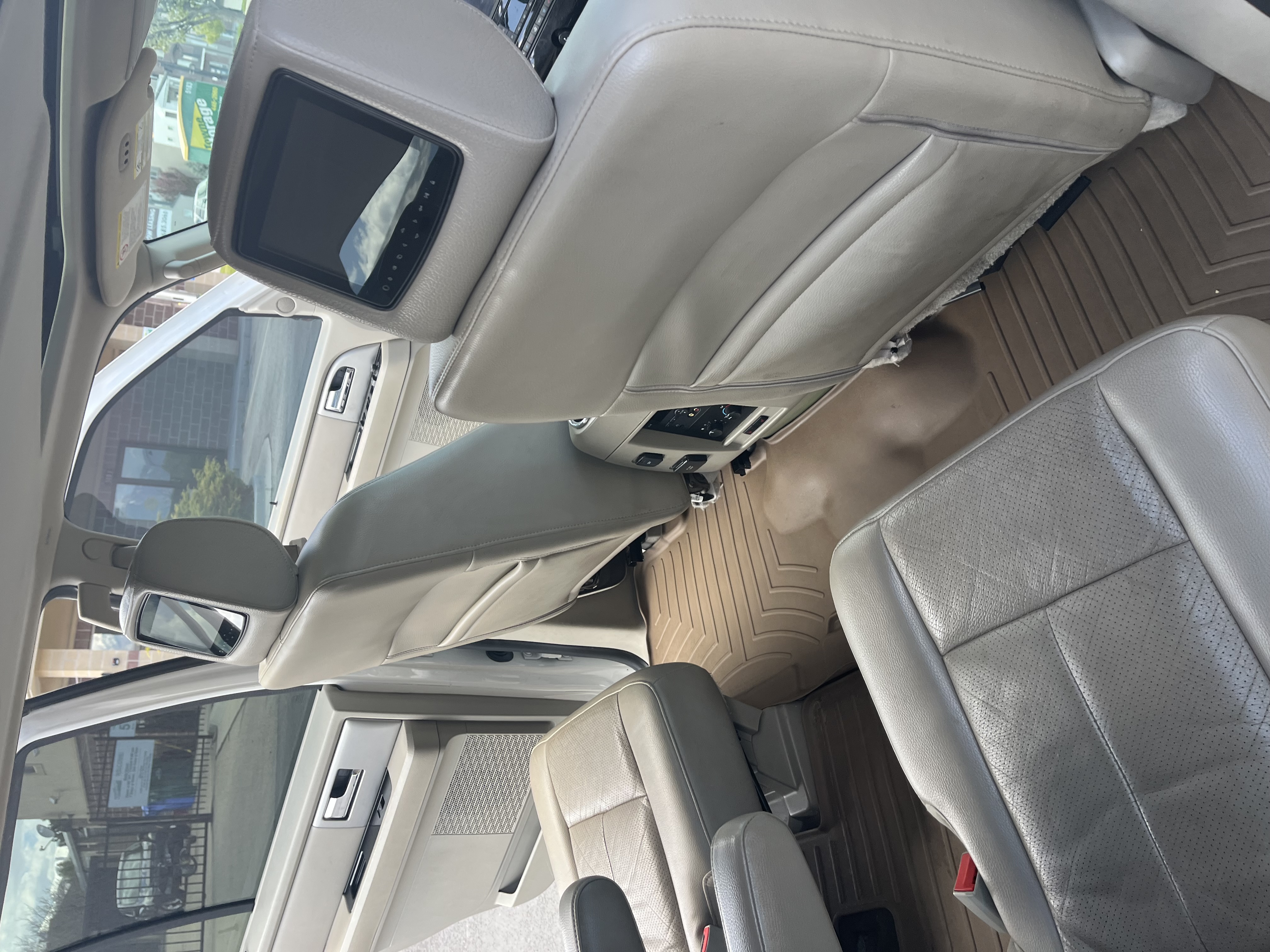 Used 2013 Ford Expedition Limited RWD image 12