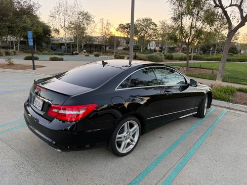Used 2013 Mercedes-Benz E 550 E 550 Coupe 2D image 1