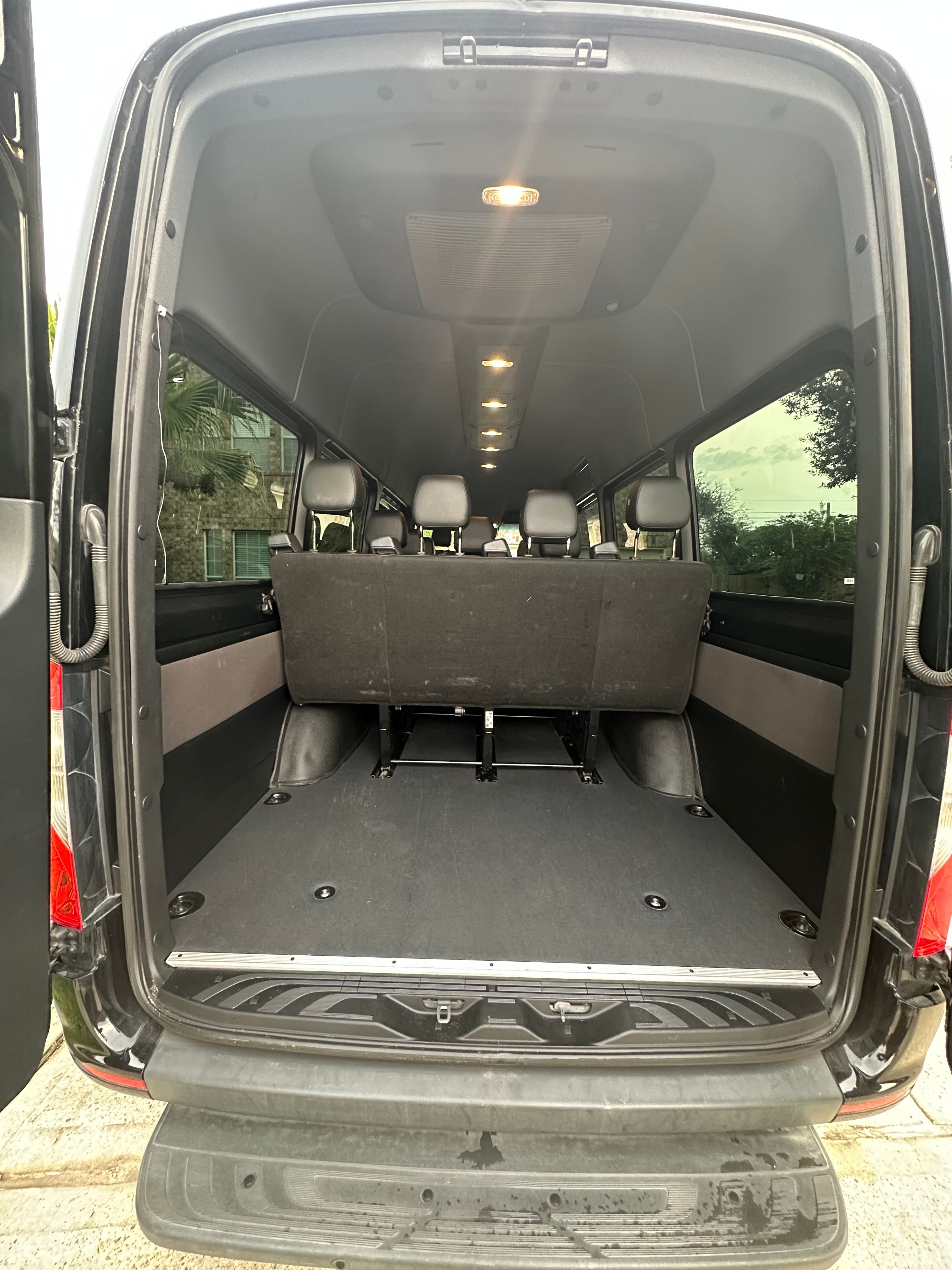 Used 2023 Mercedes-Benz Sprinter 2500 image 11