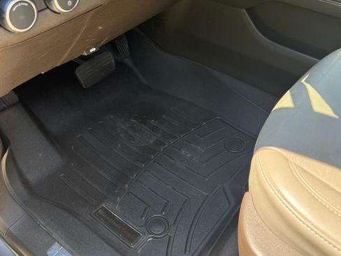 Used 2021 Chevrolet Tahoe Z71 w/ Z71 Signature Package image 9