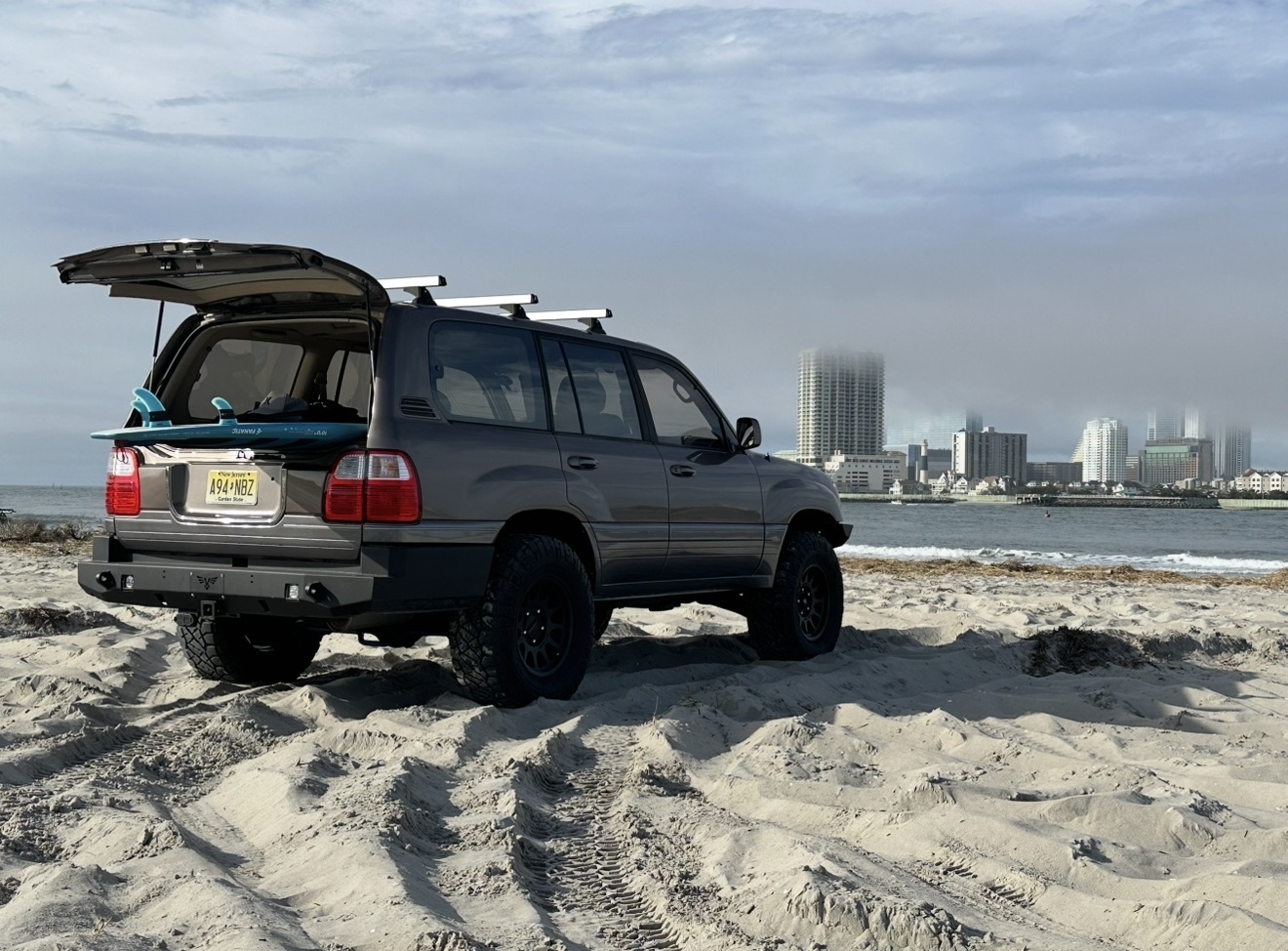 Used 1999 Lexus LX 470 4WD image 4