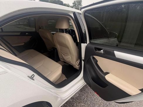 Used 2012 Volkswagen Jetta SEL FWD image 9