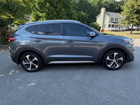 Used 2017 Hyundai Tucson Sport FWD image 5