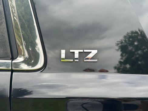 Used 2015 Chevrolet Tahoe LTZ AWD/4WD image 4