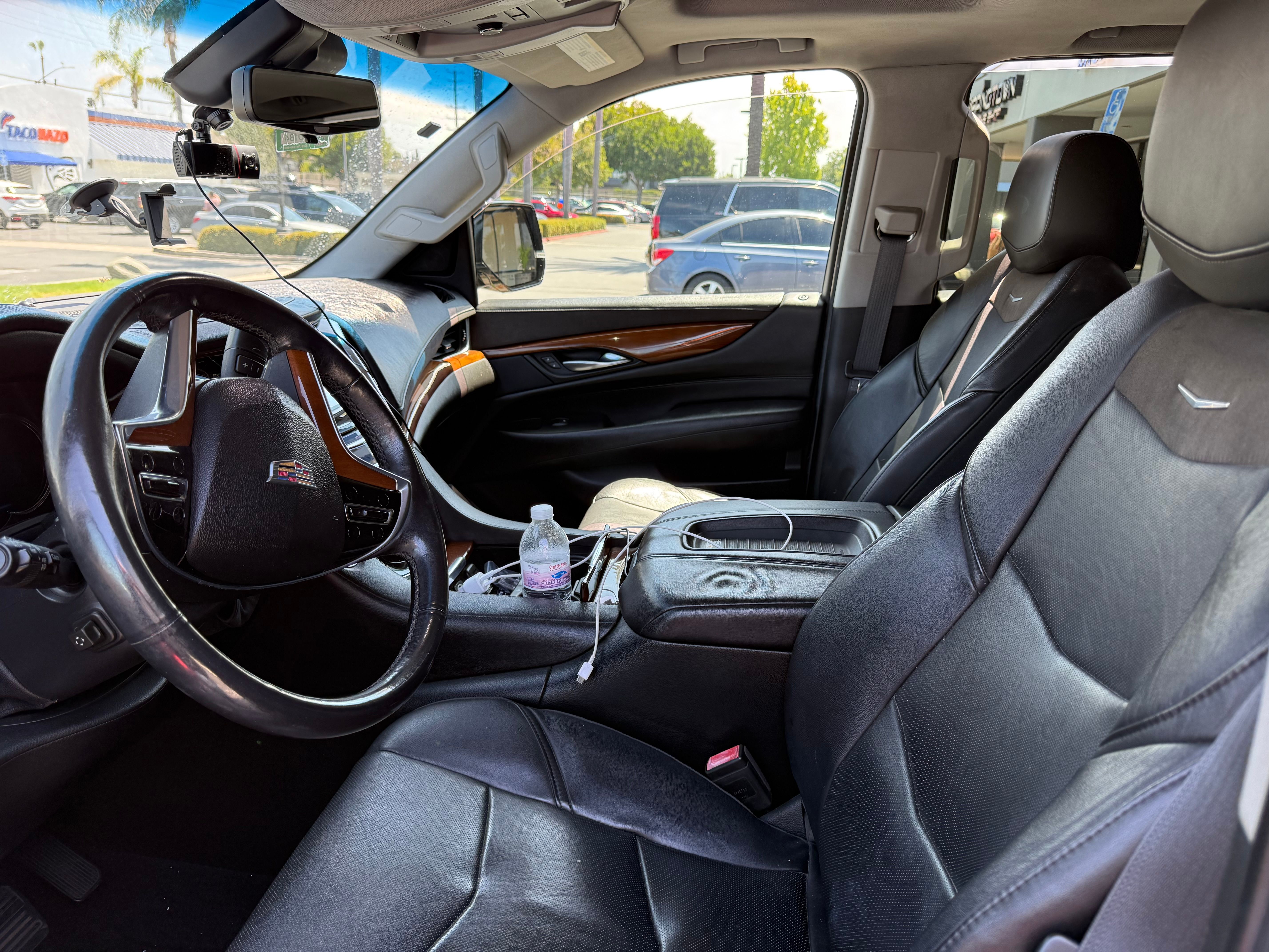 Used 2018 Cadillac Escalade ESV Luxury RWD image 6