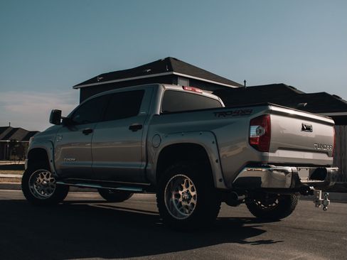 Used 2017 Toyota Tundra SR5 w/ TRD Off Road Package AWD/4WD image 8